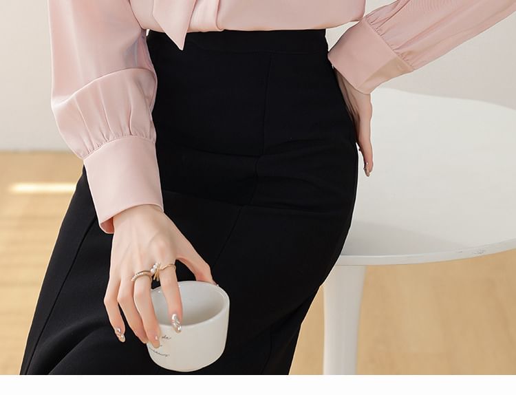 Luminato - Blouse met lange mouwen en strikhals