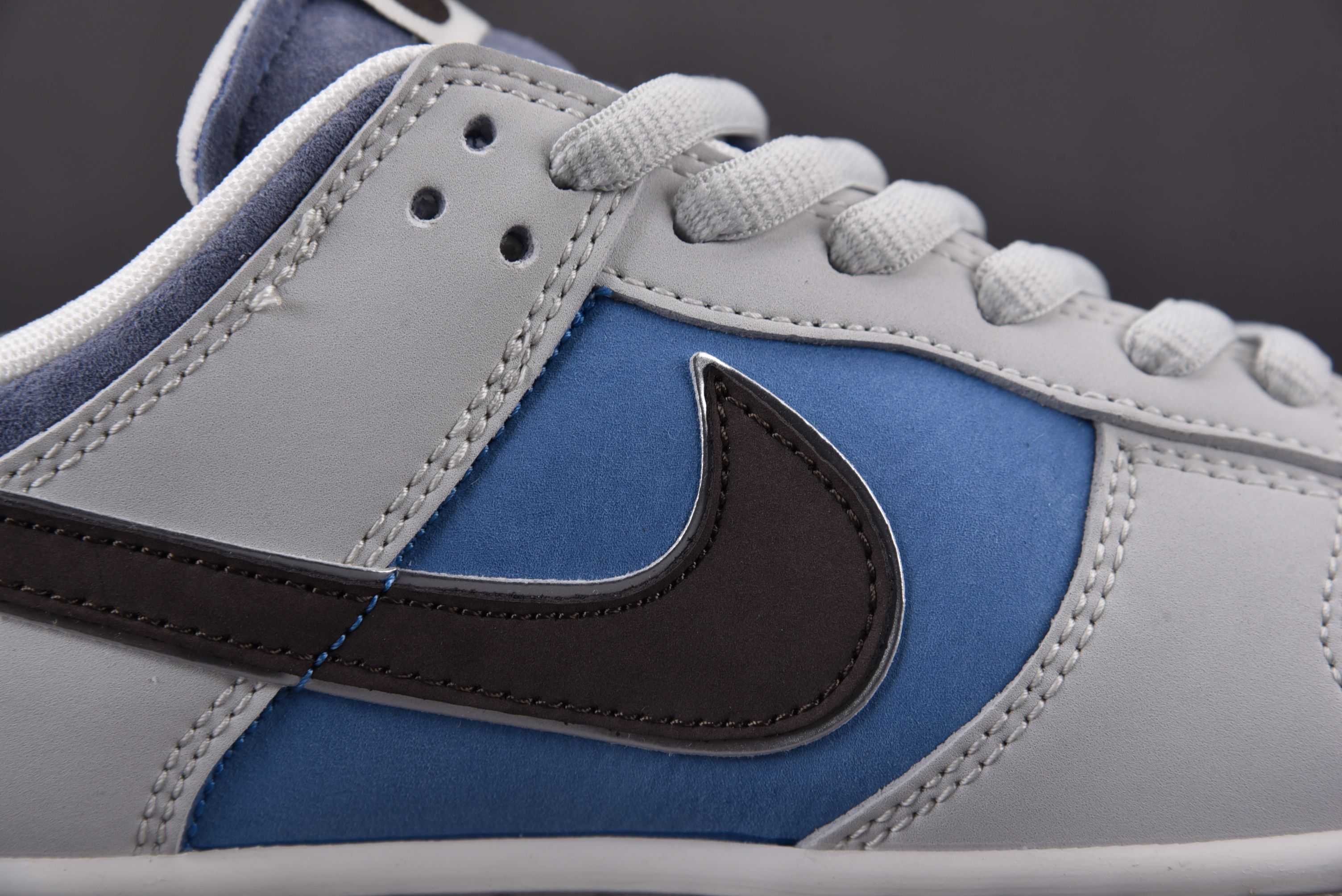 Nike SB Dunk Low Argentina Edition