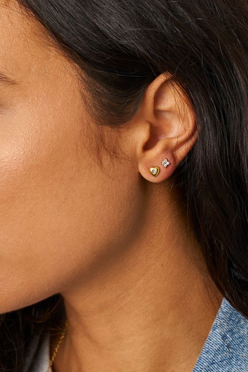 Studs met hartje en strass steen