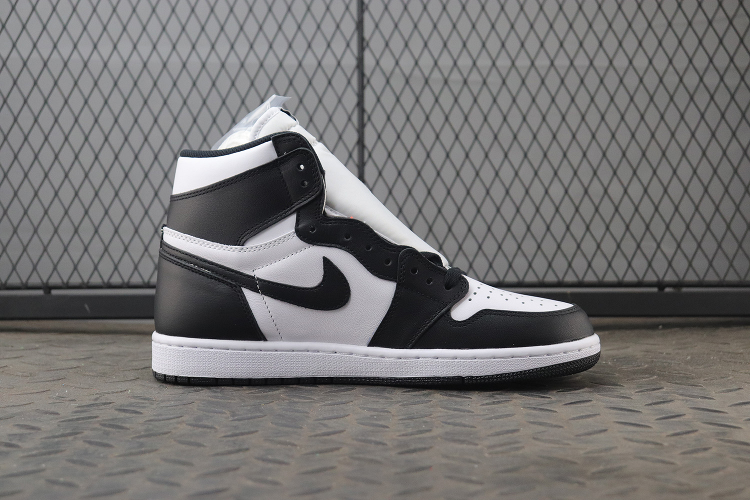 Jordan 1 Retro Black White