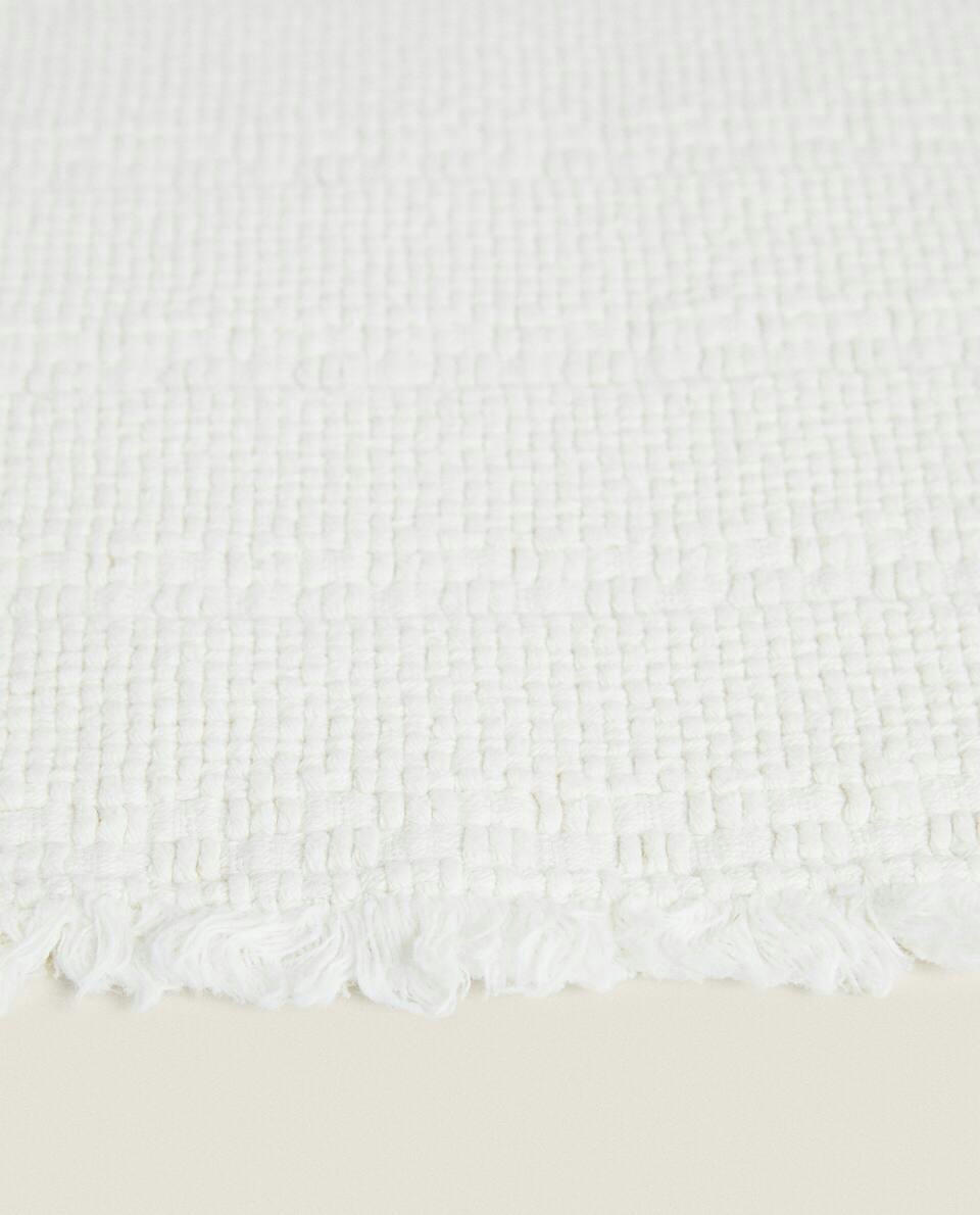 TAPETE DE BANHEIRO ANTIDERRAPANTE COM DESIGN DE TRELIÇA