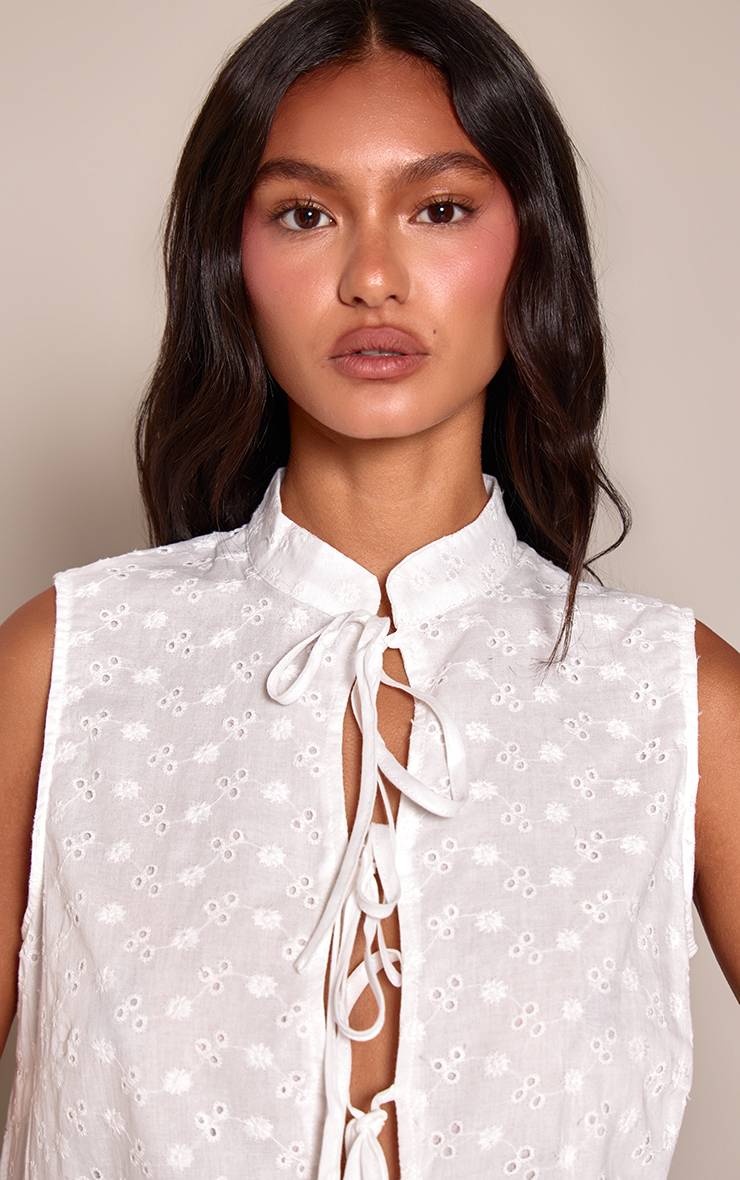 Blanc Haut Sans Manches Broderie Anglaise Avec Nœud Devant