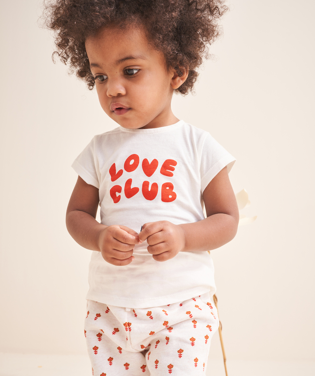 t-shirt bébé fille en coton bio blanc avec message love club rouge