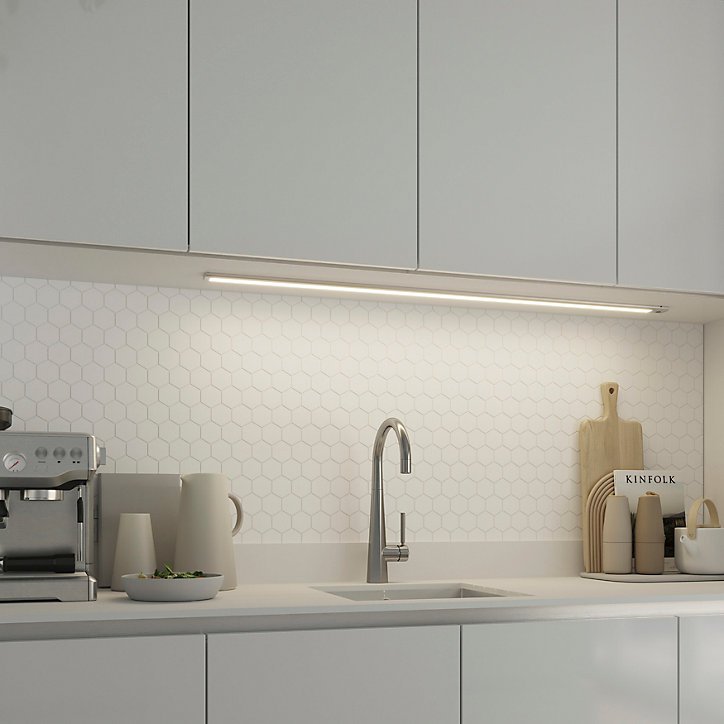 Réglette sous meuble à détection Menezes LED intégrée blanc neutre IP20 1200lm 20W L.118,5xl.4,2xH.1cm chrome GoodHome