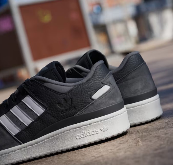Adidas Skateboarding Forum 84 Low ADV Carbon Crystal White Grey Three 6.5 US / 39.5 EU