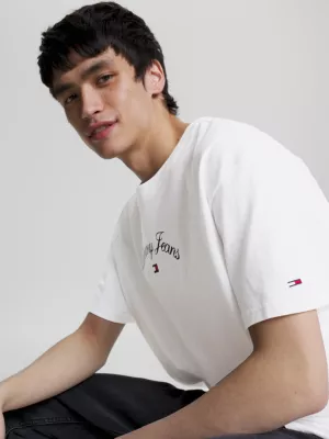 Camiseta com logo e modelagem relaxada