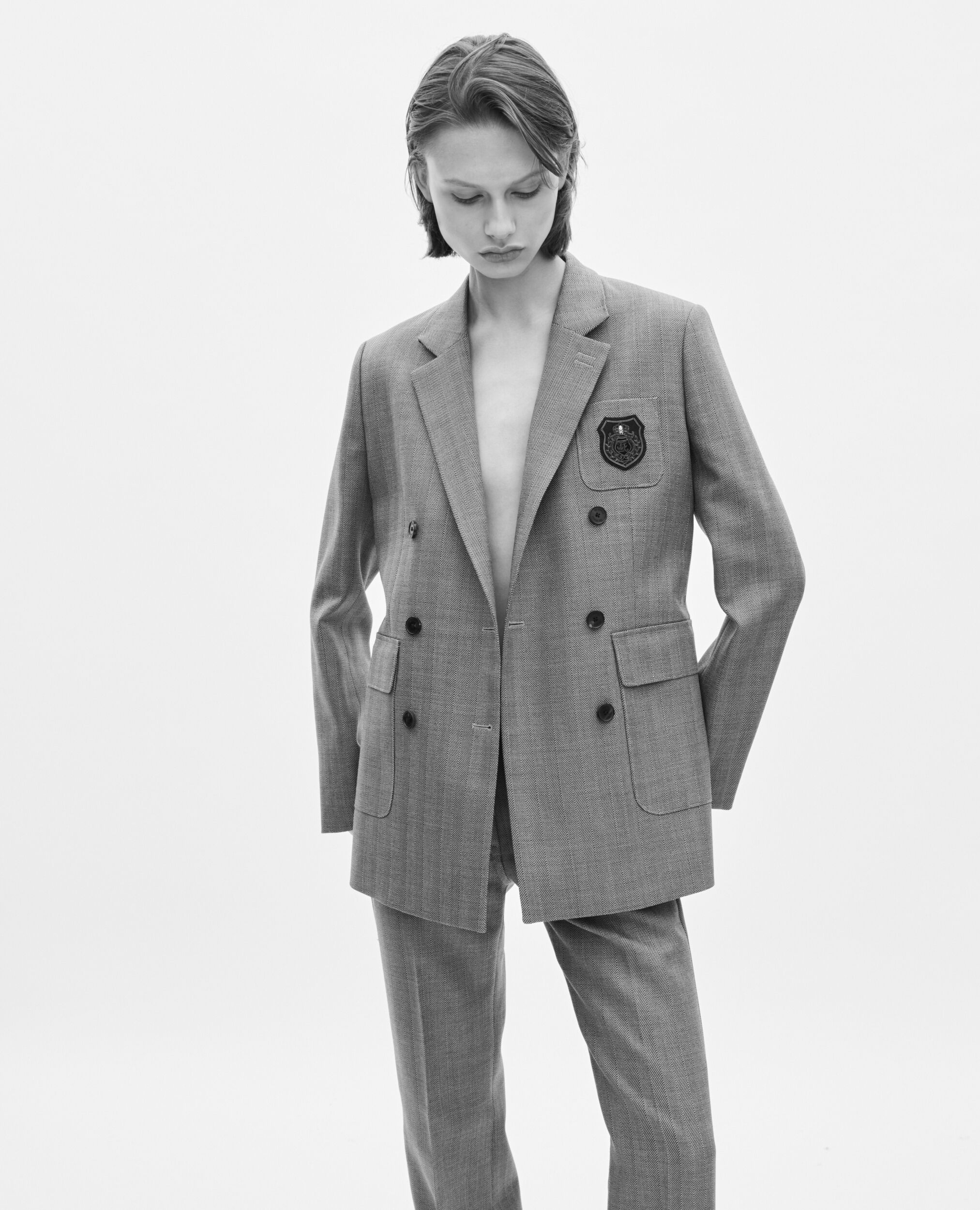 Veste tailleur croisé en laine avec blason camel