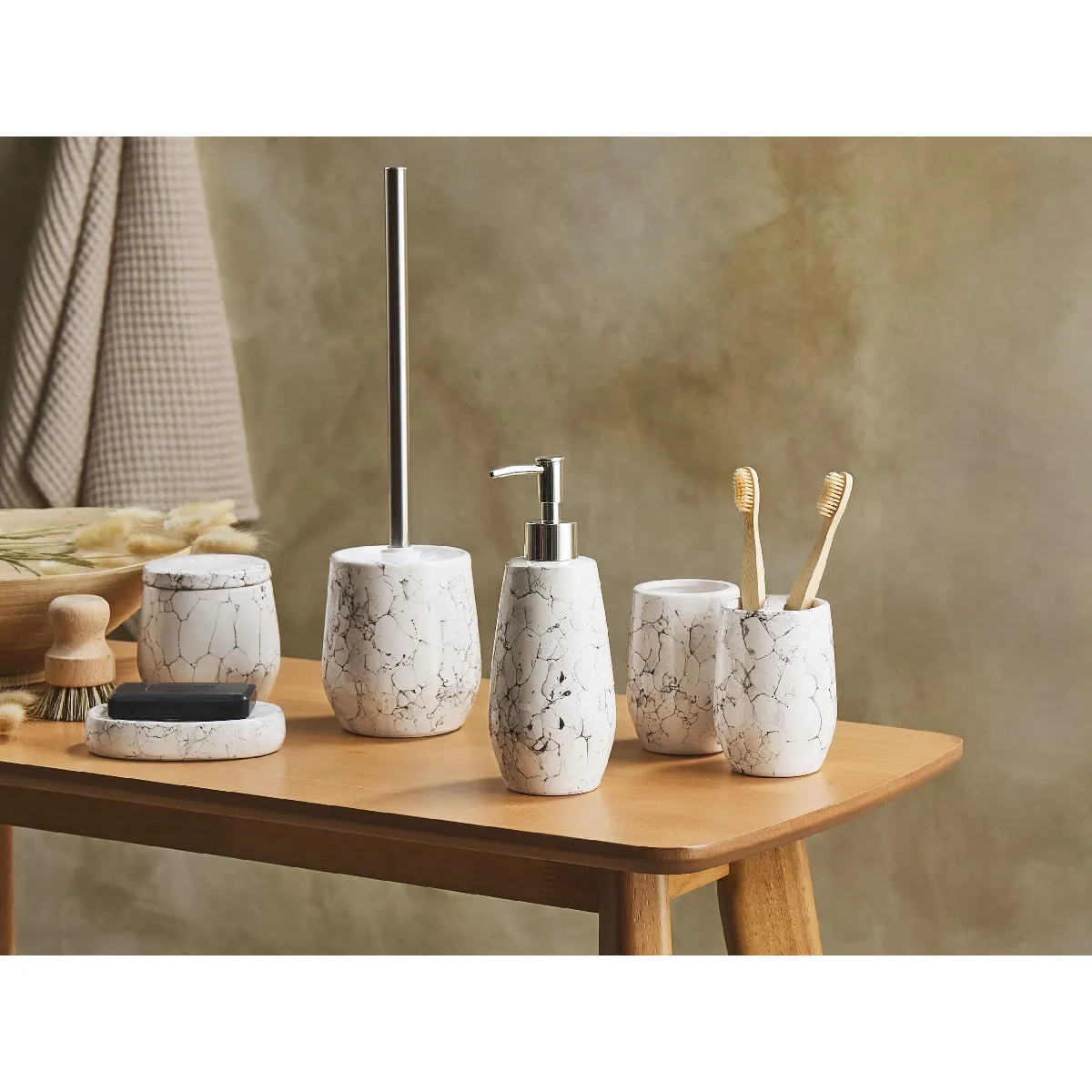 Beliani Set de salle de bain CALLELA - Blanc
