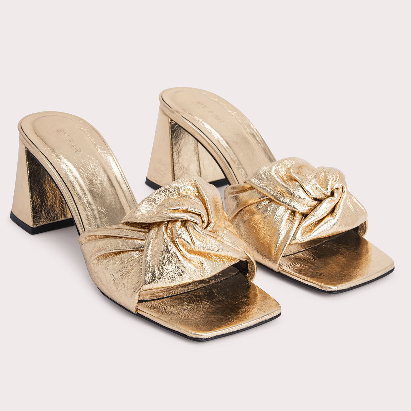 By Far Mules en Cuir Lamar dorées - Talon 7 cm