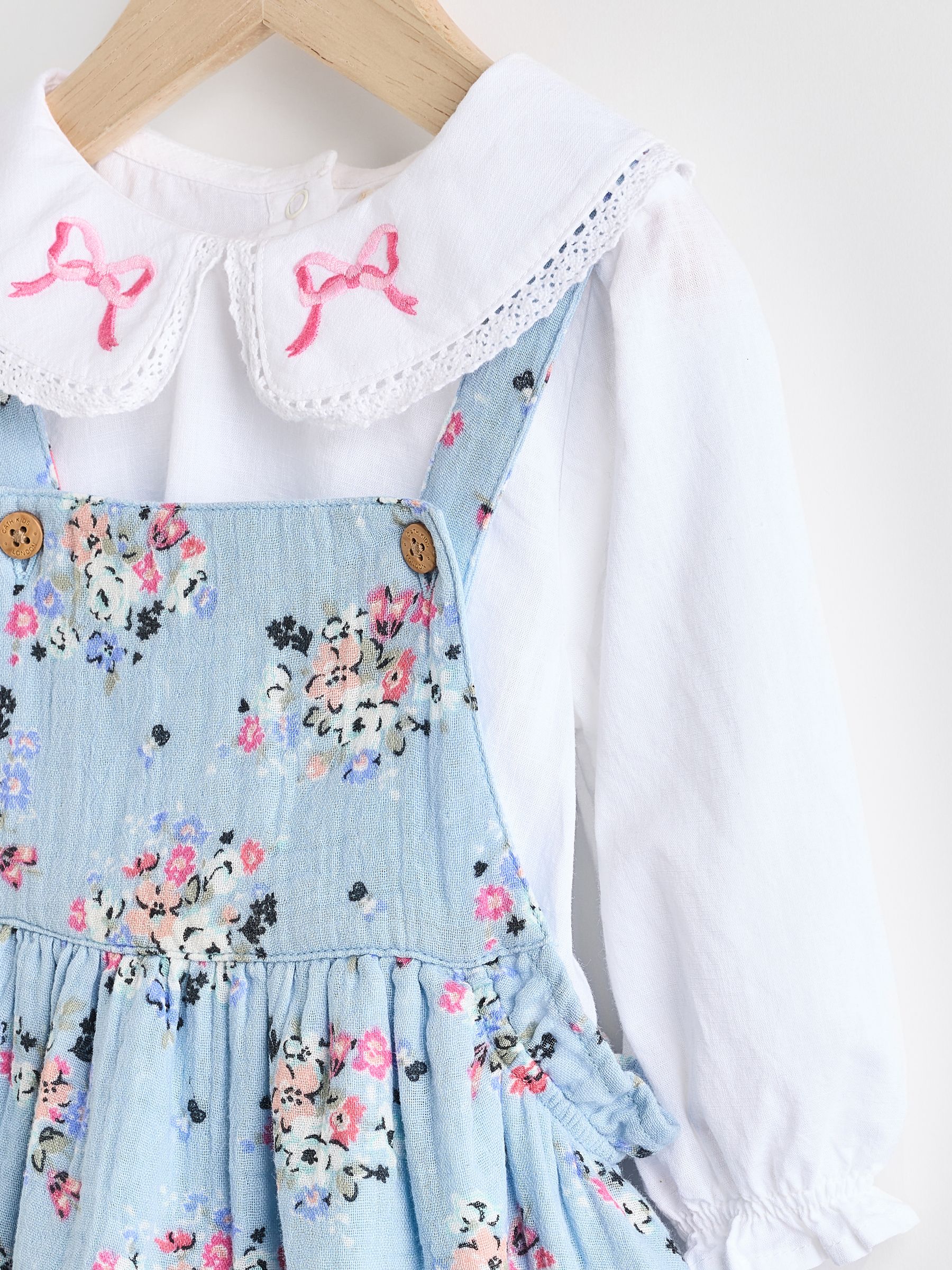 Zwart bloemenprint - Cath Kidston Baby Woven 100% Cotton Dungarees & Long Sleeve Blouse Set