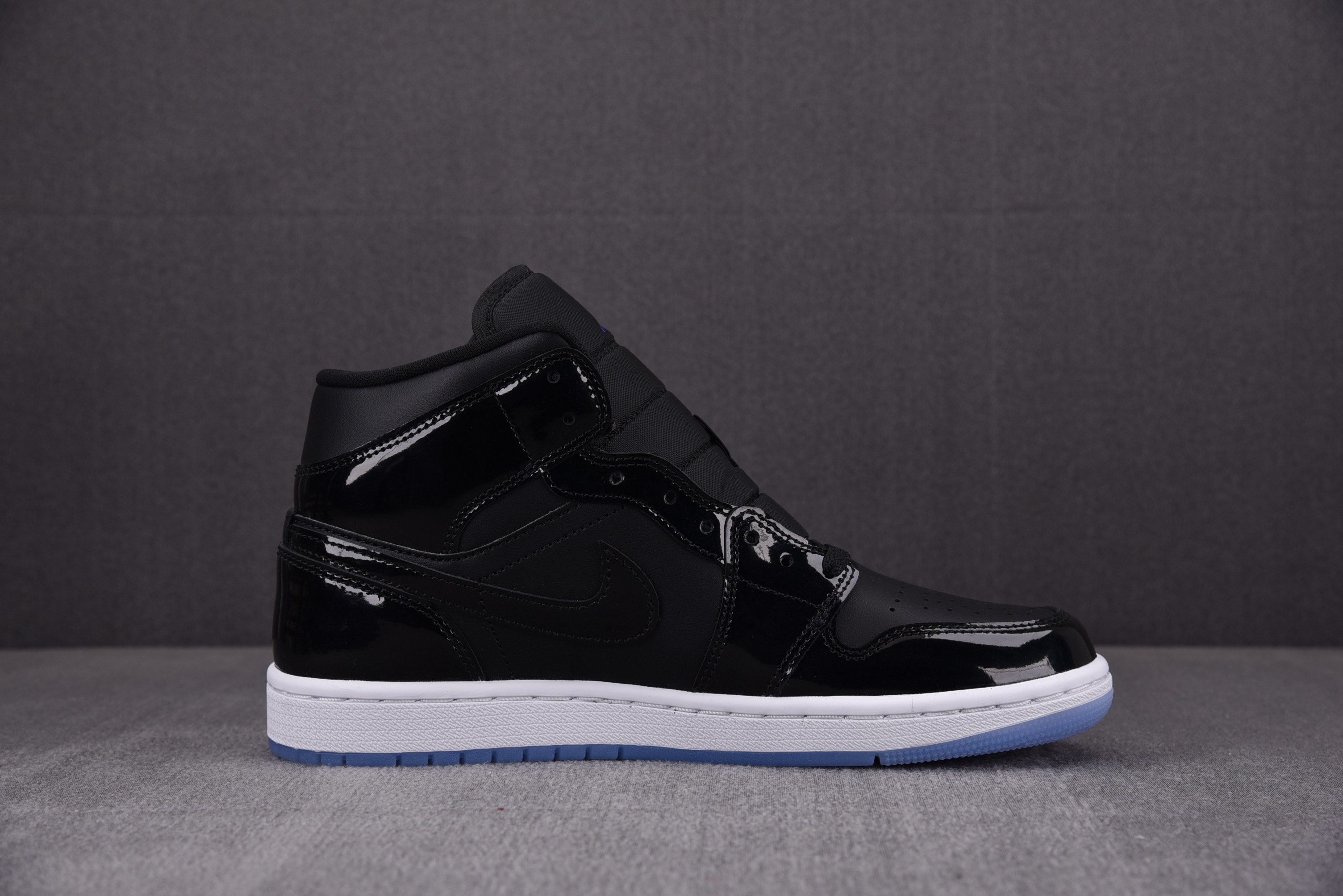 Jordan 1 Mid SE Space Jam