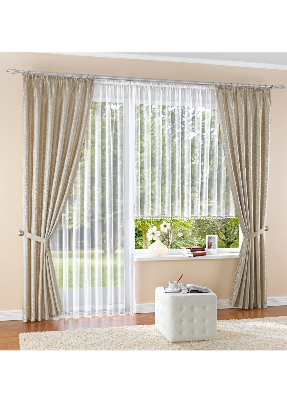 Store voilage avec bordure dentelle