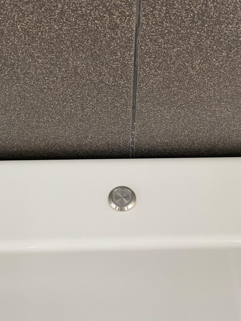 Lambini Designs Cube bubbelbad 170x75cm elektronisch 12 aerojets zwart