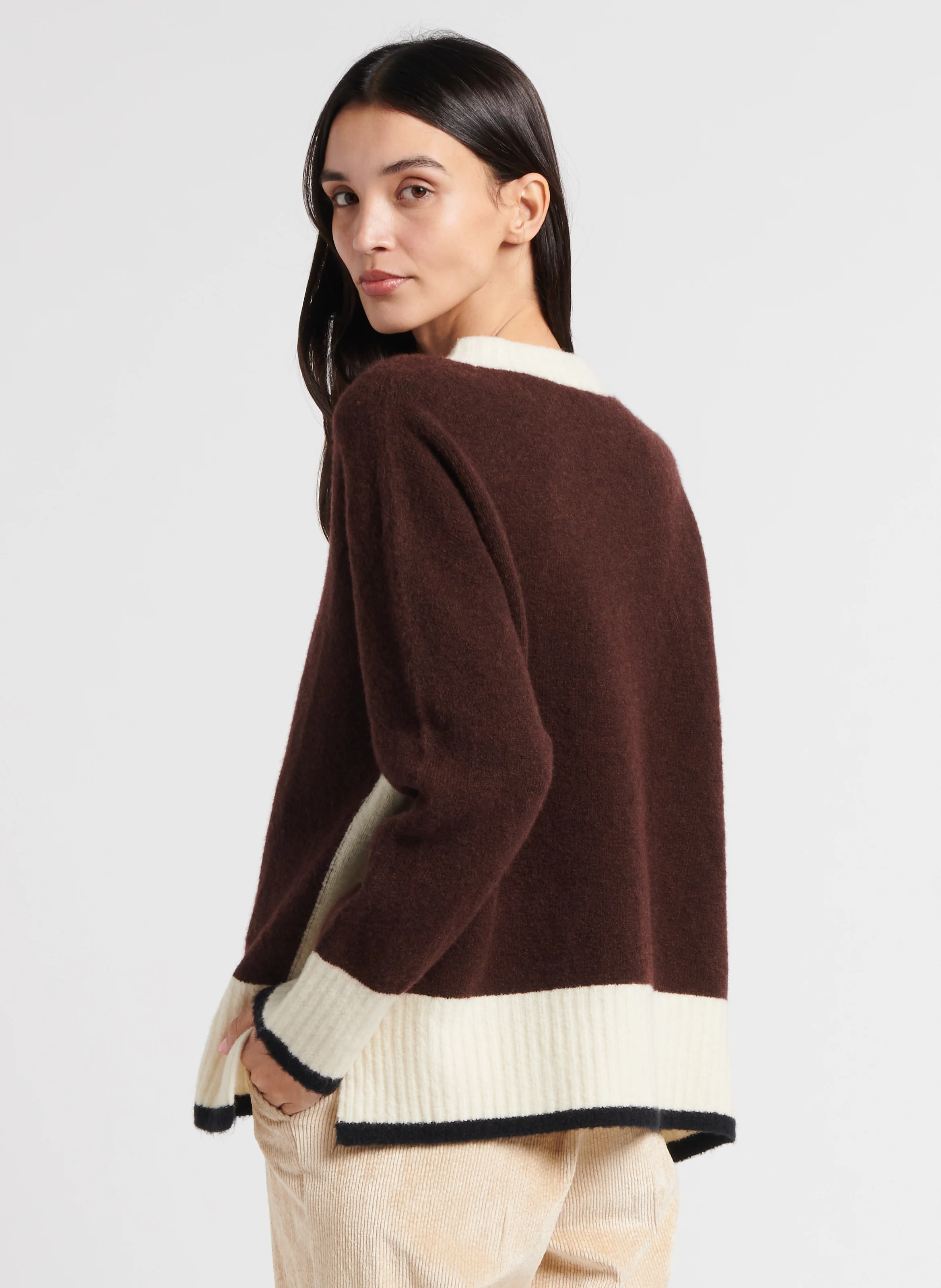 INU - Pull droit en laine mélangée | Marron