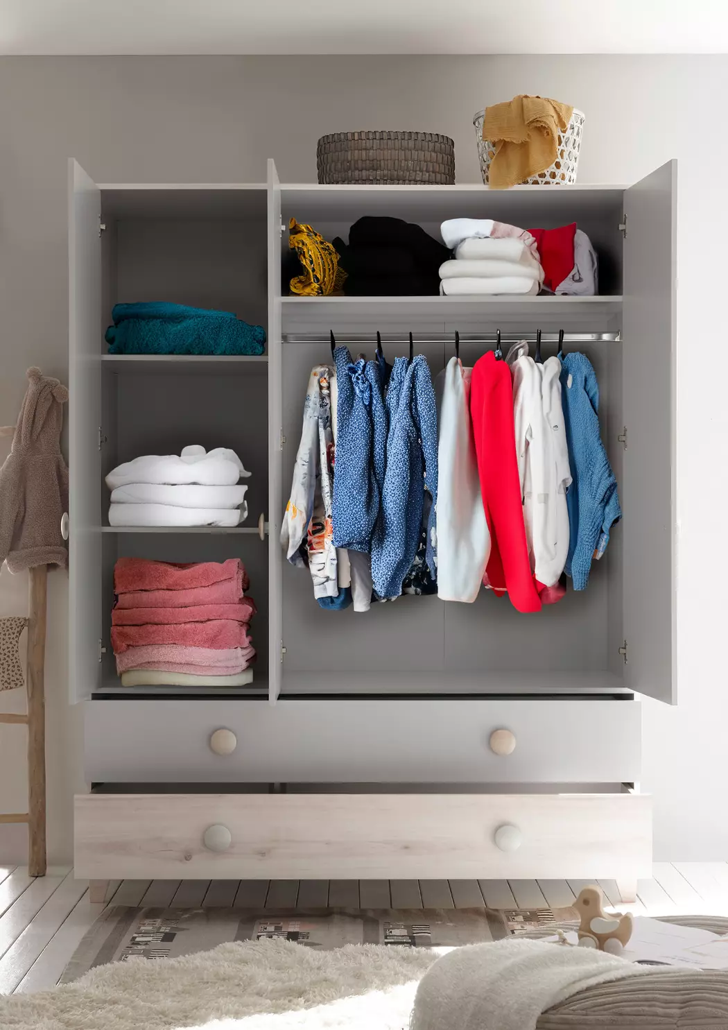 Kleiderschrank Fien 155 x 58 cm
