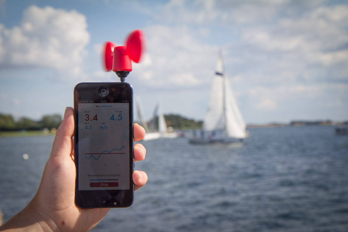 Vaavud Smartphone Wind Meter Red