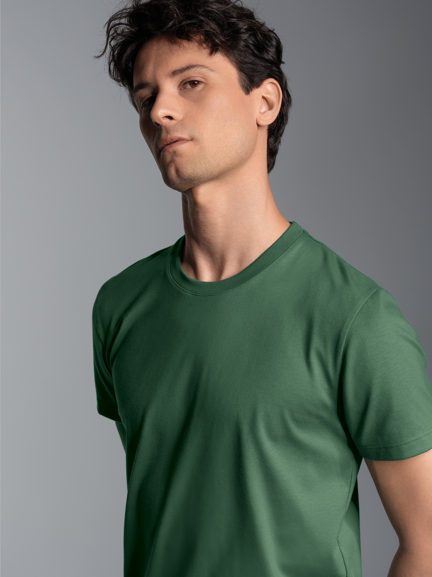 Slim Fit T-Shirt aus DELUXE Baumwolle Efeu