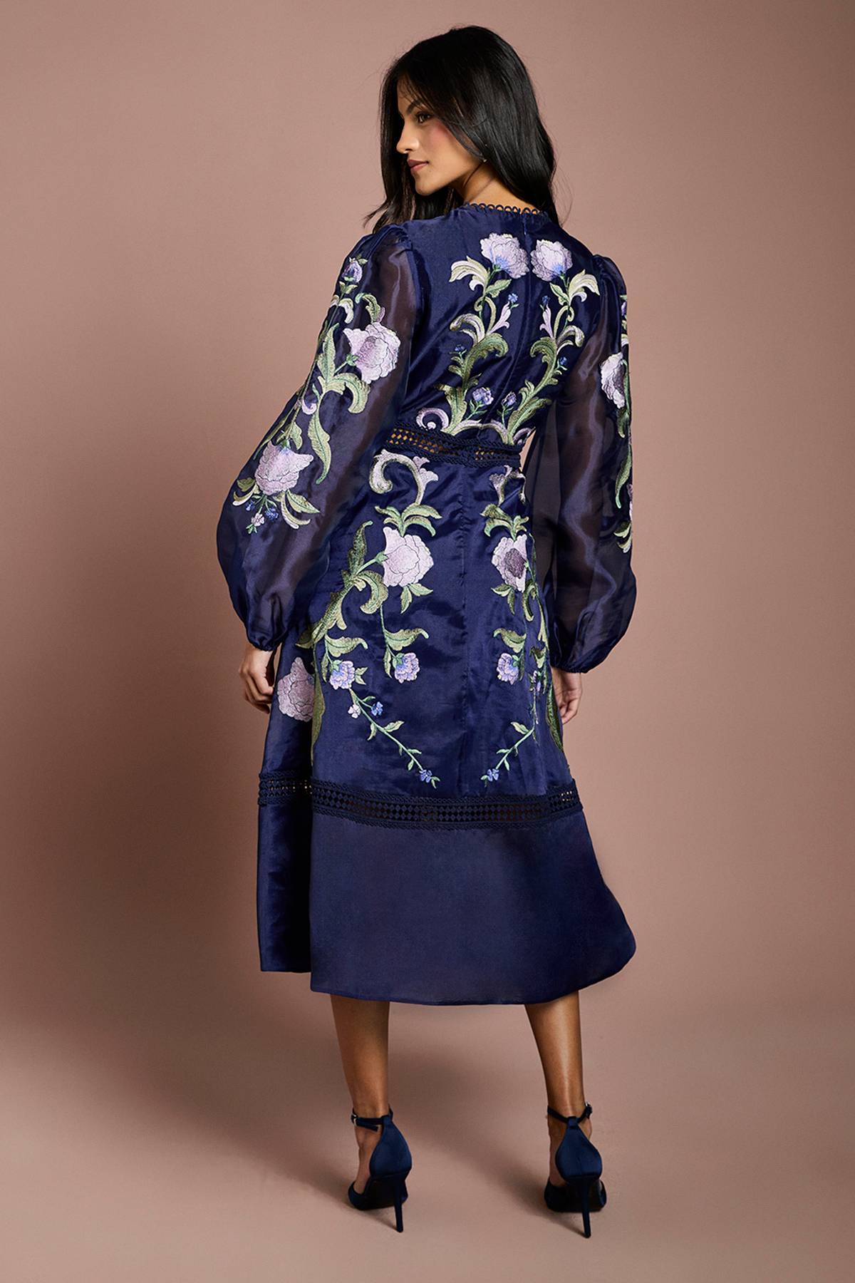 Coast Robe Midi Petite À Manches Bouffantes Brodée