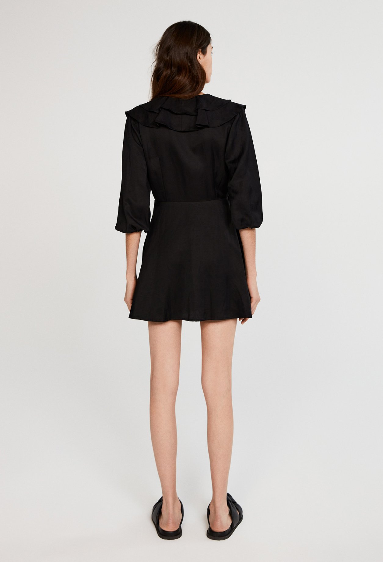 Robe courte &agrave; volants