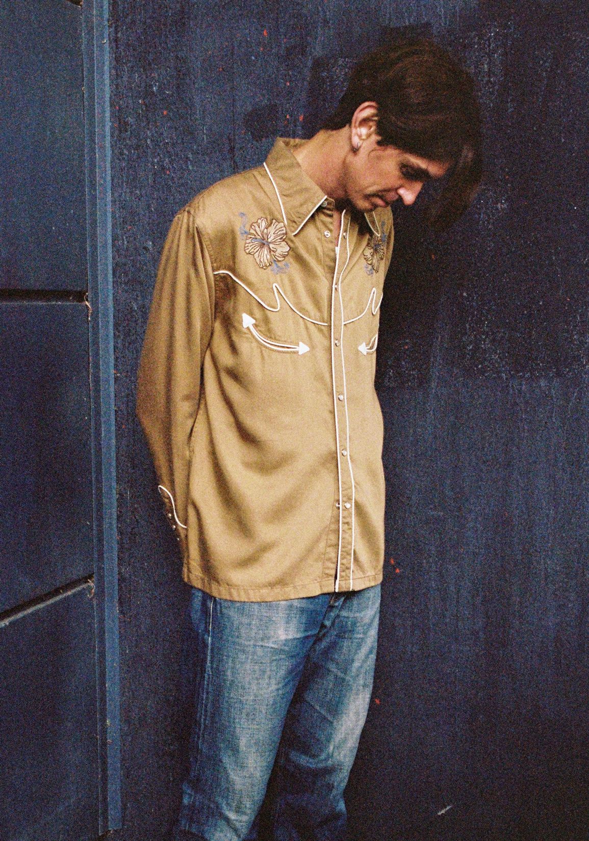 Nudie Jeans Cowboy-Hemd Gonzo Cowboy Flower Shirt Tobacco