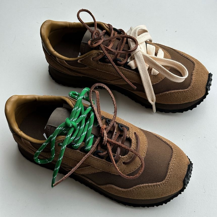XIXI STUDIO - Sneakerschoenveters