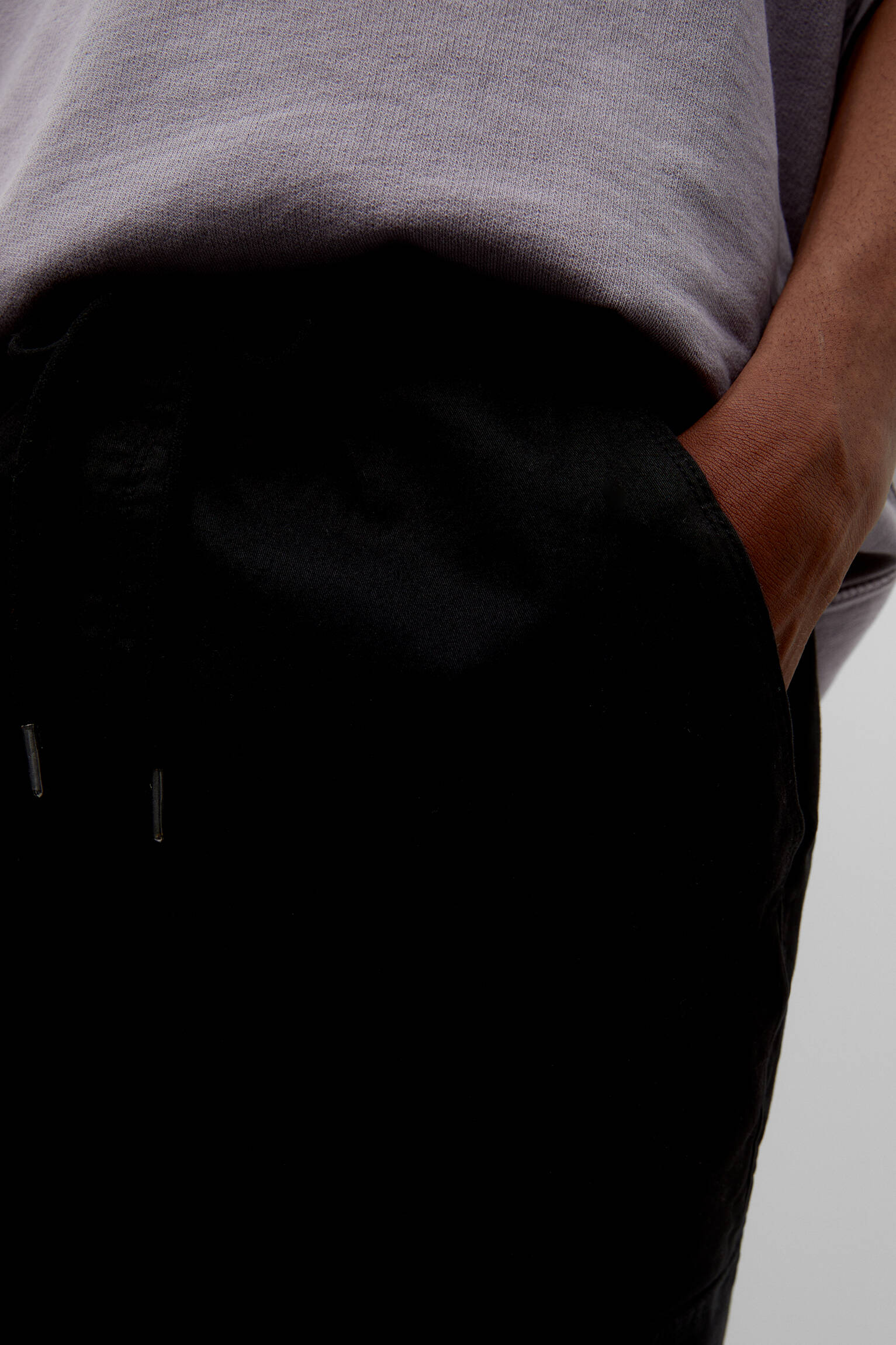 Calça jogger cargo básica - preta