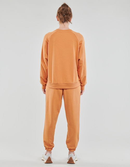New Balance - ESSENTIALS GRAPHIC CREW FRENCH TERRY FLEECE SWEATSHIRT - Orange