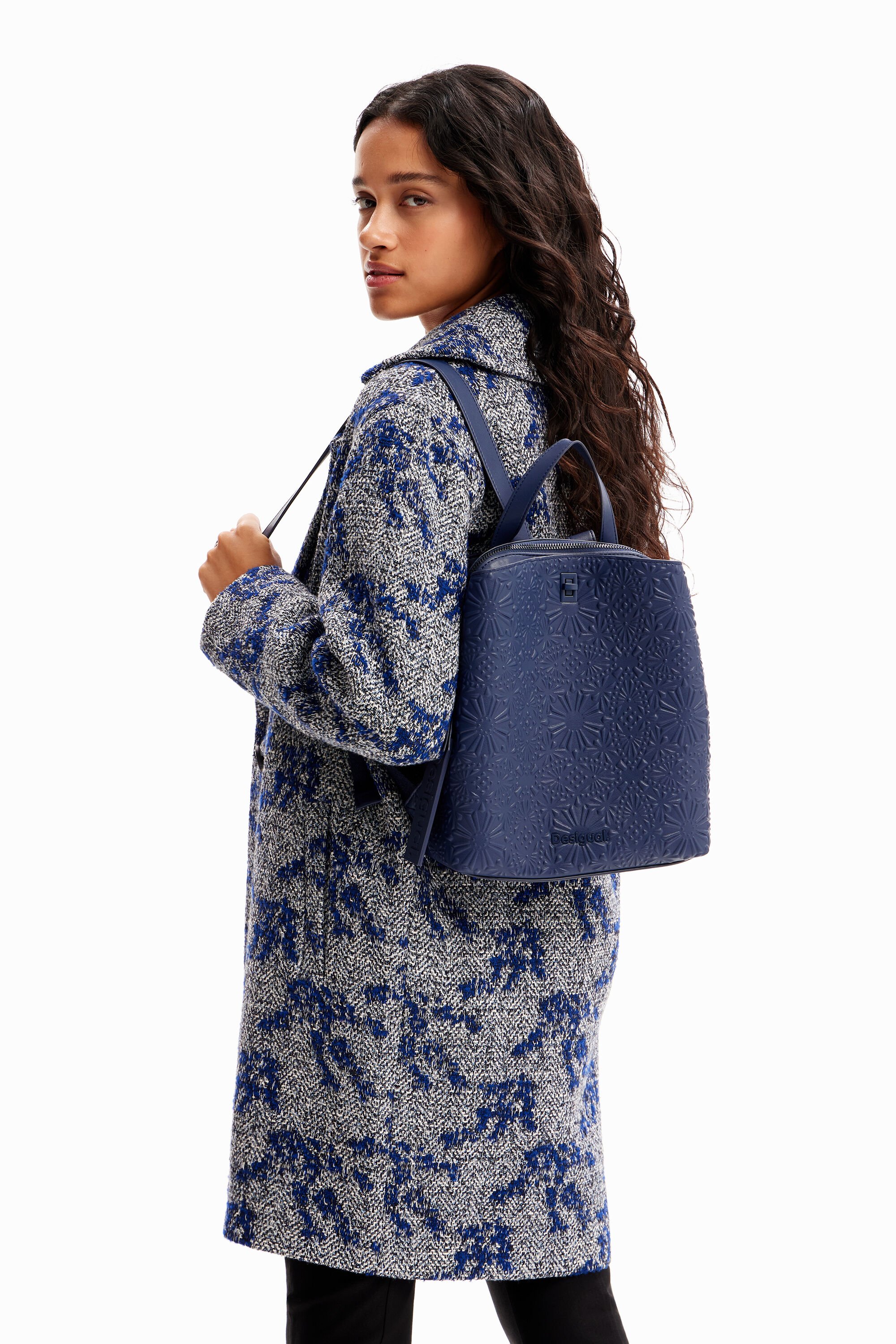 Petit sac à dos relief géométrique
