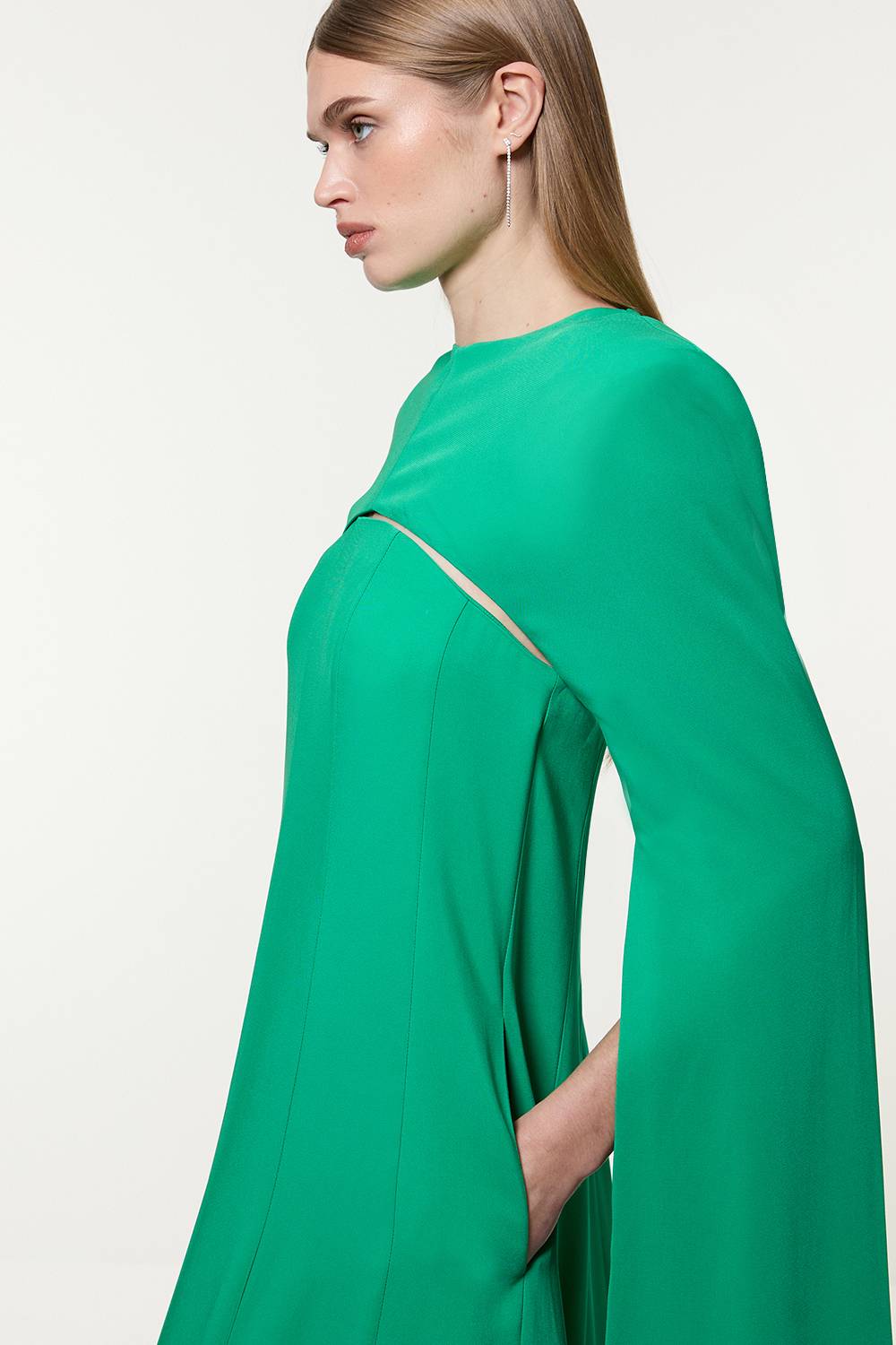 KarenMillen Petite Robe Maxi Premium en Crêpe Liaison avec Cape Détachable