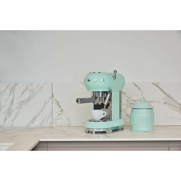 Machine à café Expresso vert d'eau 1350 W ECF01PGEU Smeg