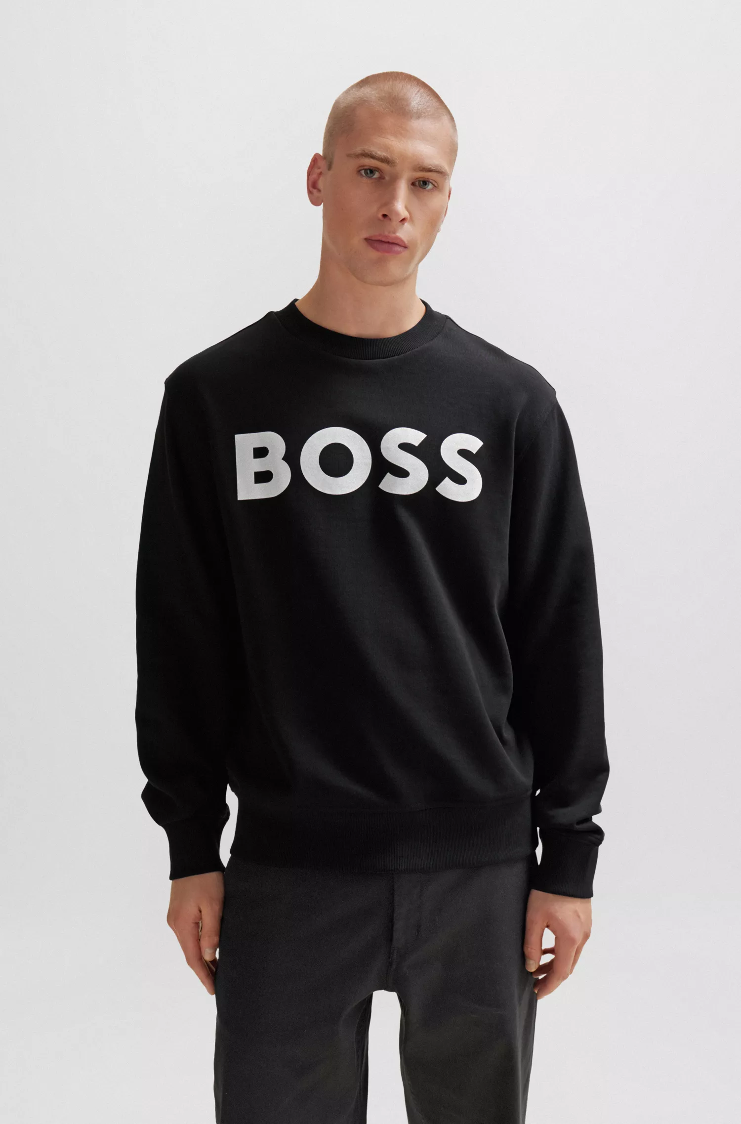 Moletom BOSS laranja, modelagem relaxada em algodão felpudo com logo emborrachado.
