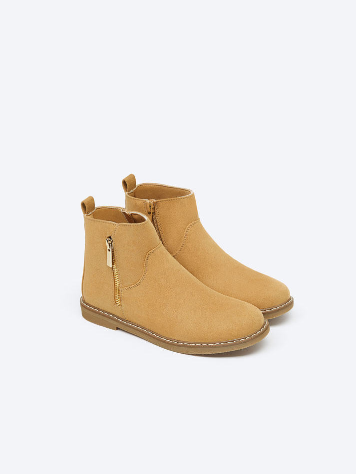 Bota de cano curto com zíper - Tom marrom