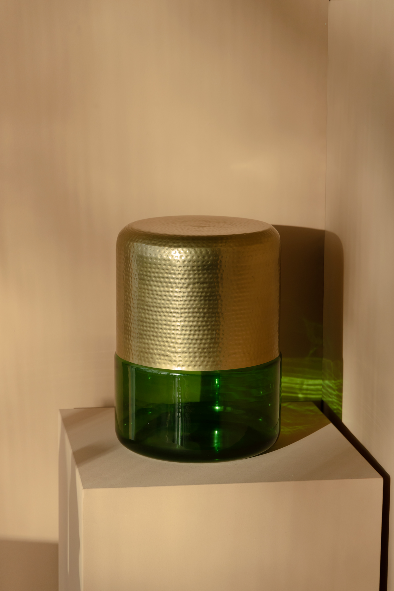 Dutchbone bijzettafel Cave groen