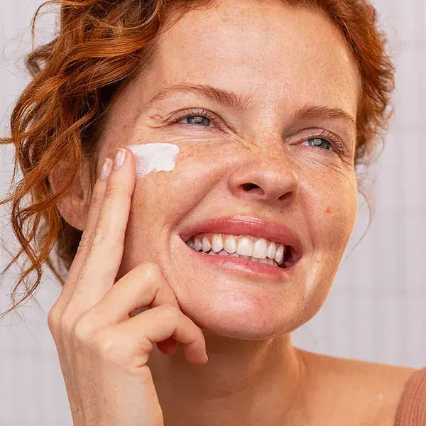 SVR Sun Secure Fluide Photo-age SPF50+ Protection Solaire Anti-Age Quotidienne 40ML