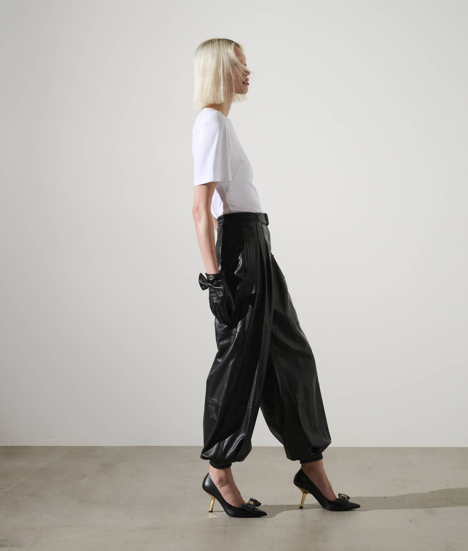 PANTALON EN CUIR VOLUMINEUX KARL STUDIO