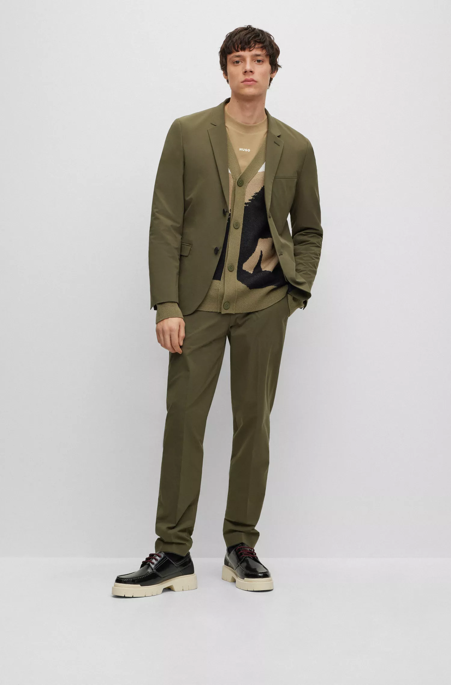Cardigã HUGO vermelho de modelagem ampla com estampa inspirada em acampamento.