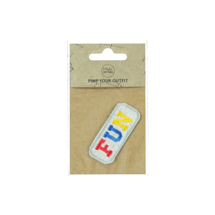 Atelier Veritas-Patch met tekst 'Fun' 2,5x5,8cm