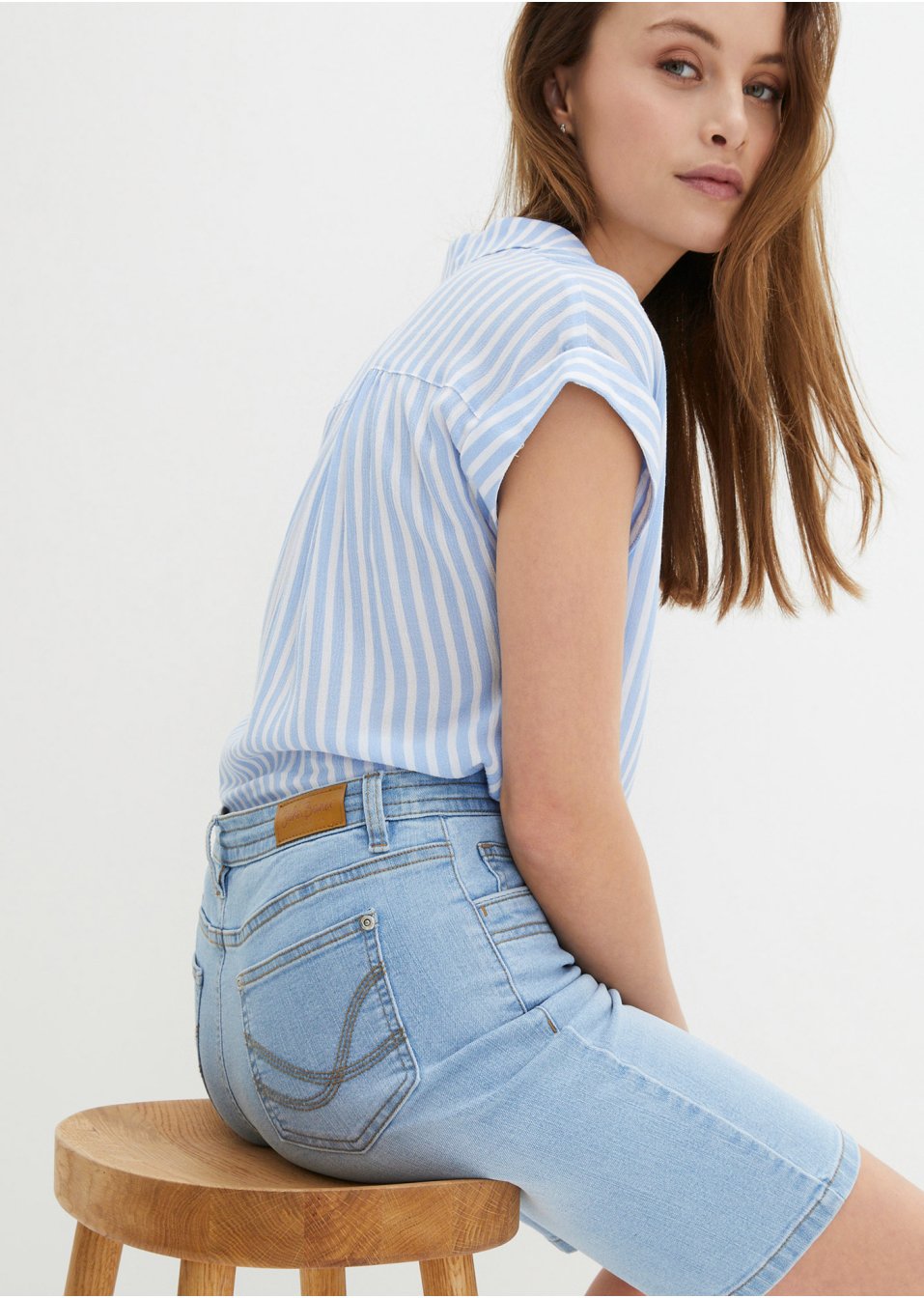 Bermuda en jean confort stretch avec cordon