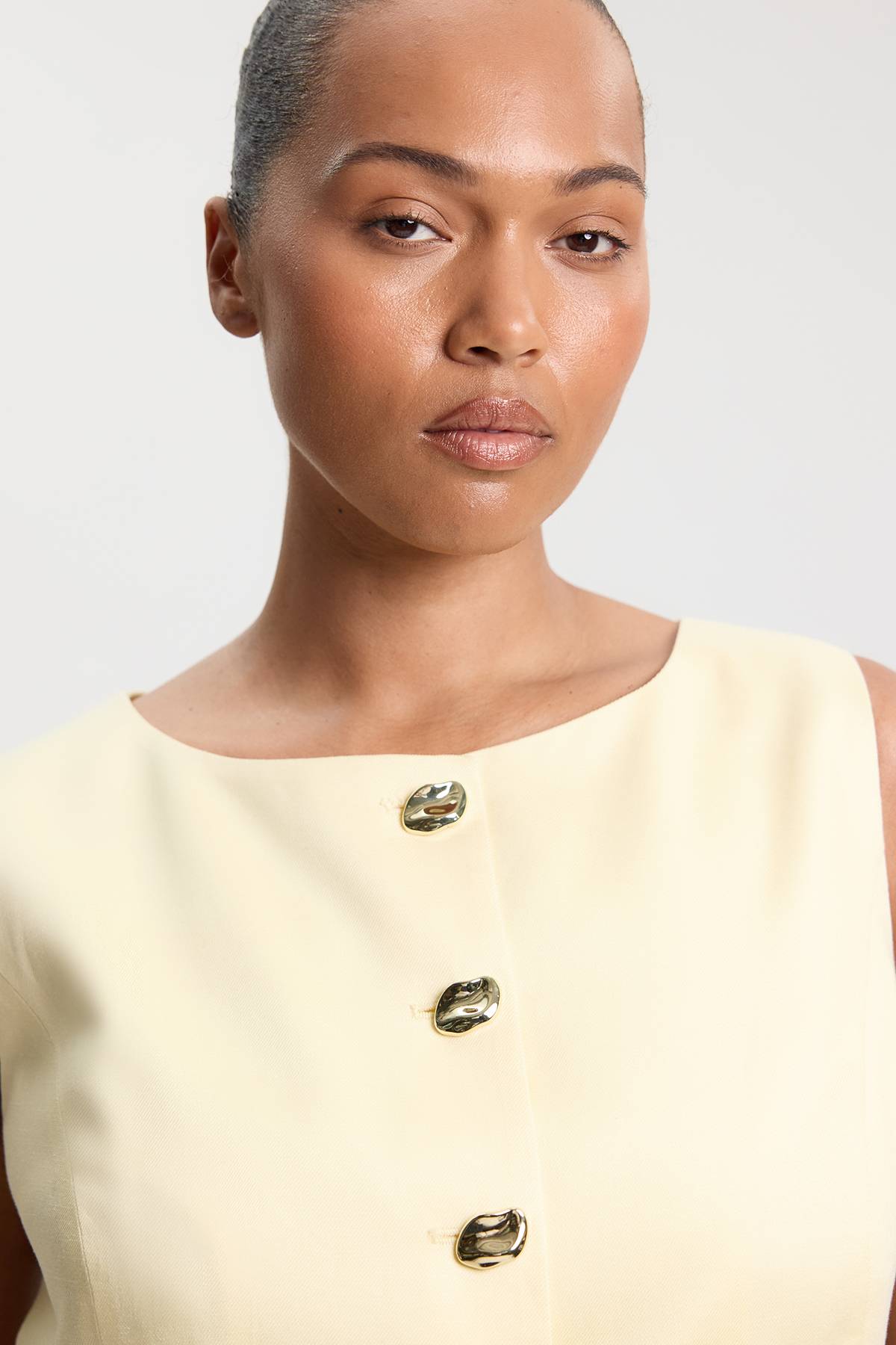 KarenMillen Gilet Grande Taille Ajusté En Lin Avec Boutons Décoratifs