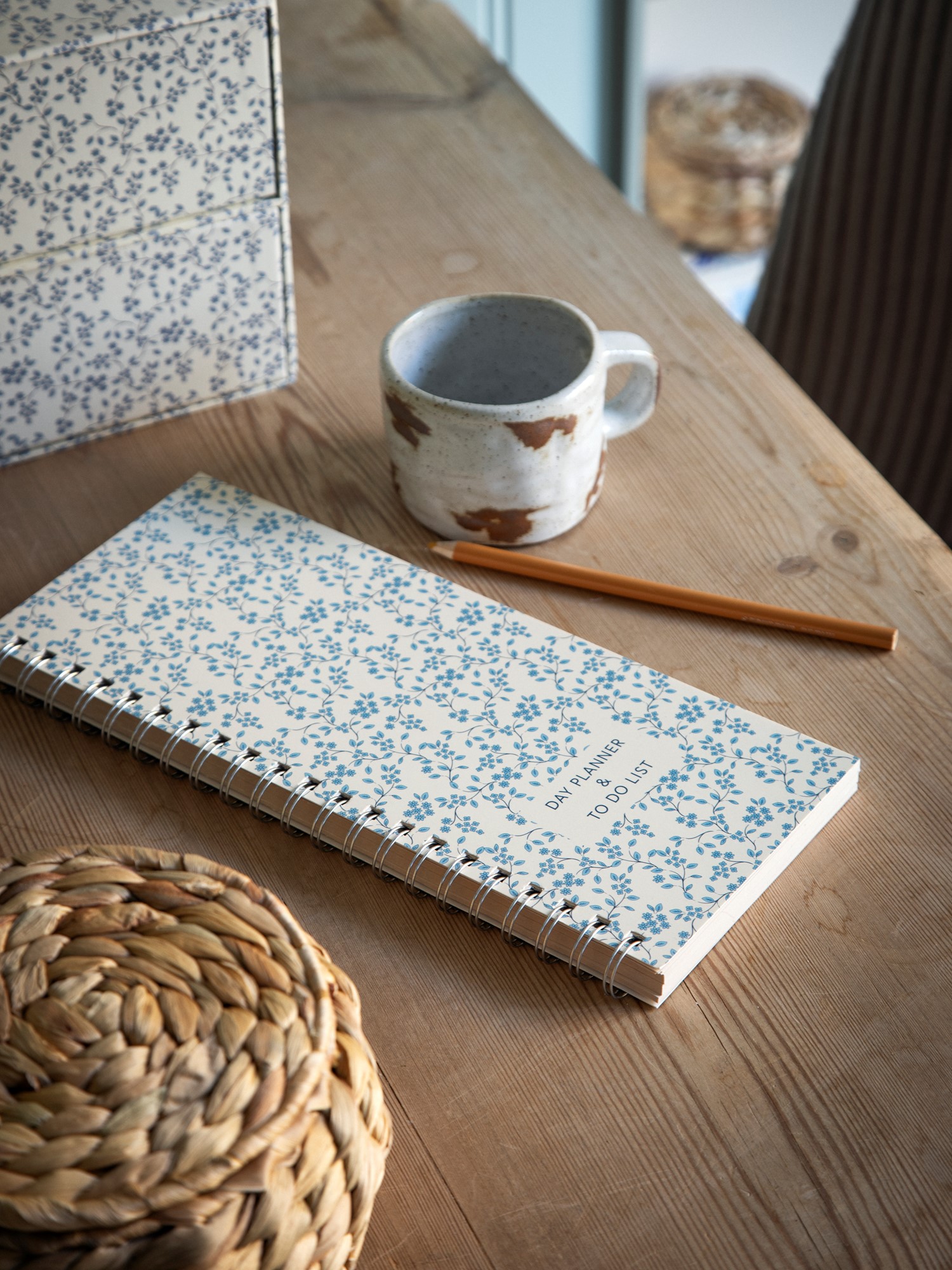 Planlægger 12 x 28 | Papir. 12 x 28 cm. 120 sider. | Off White, Blue