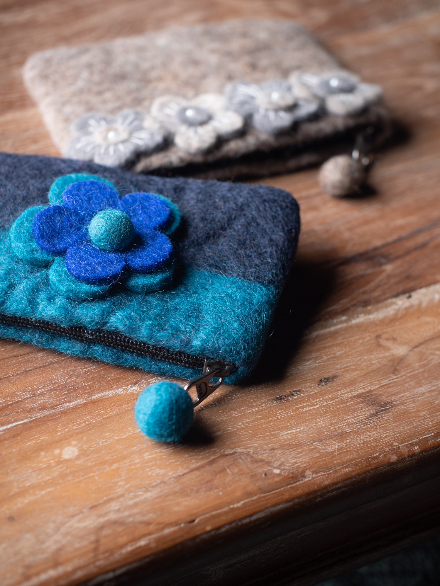 Filz-Etui 'Blume', blau, B 16 cm, H 10 cm günstig bestellen