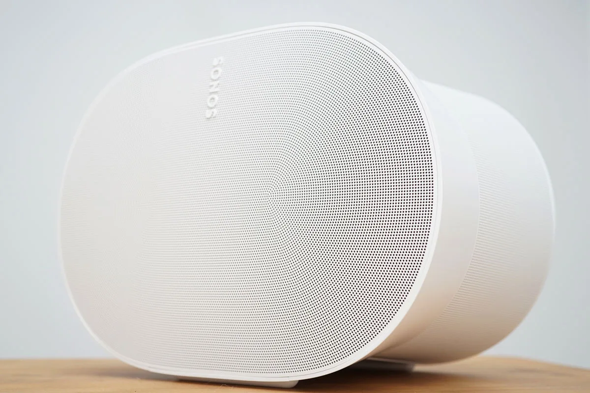 Sonos Era 300 Blanc   Vogel's SWM 4131 Blanc (la paire) Enceintes connectées
