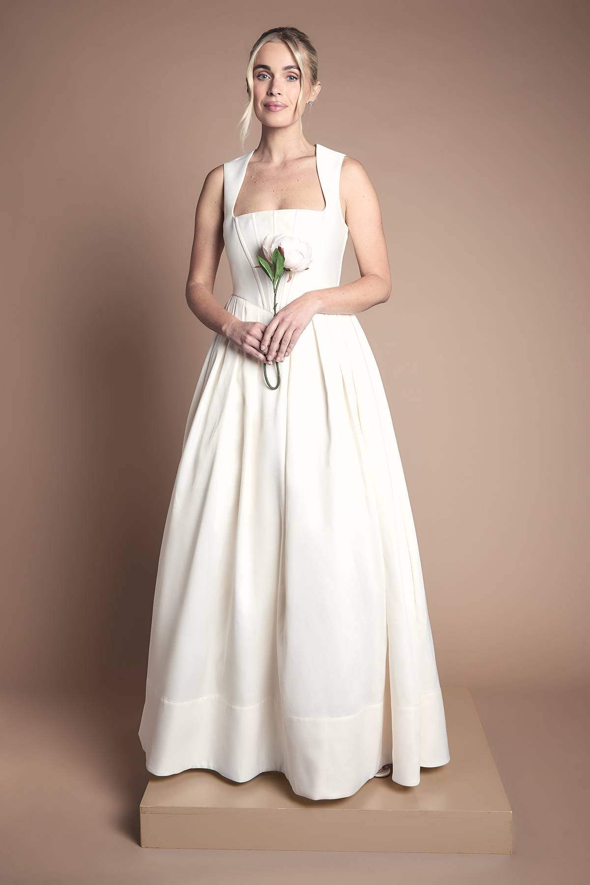 Coast Robe De Mariée Petite Avec Corsage Ajusté Et Jupe Ample