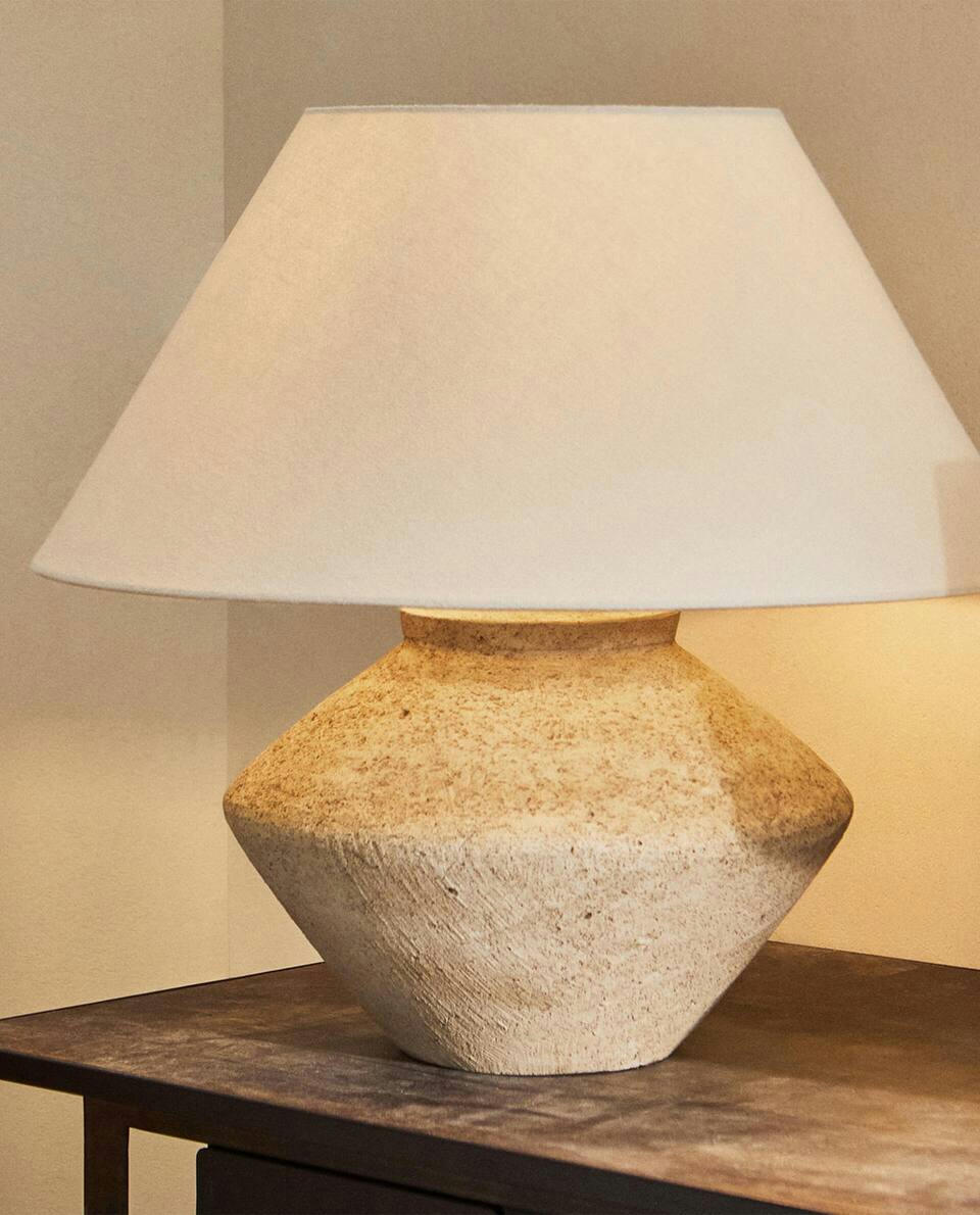 LUMINÁRIA GRANDE COM BASE DE BARRO