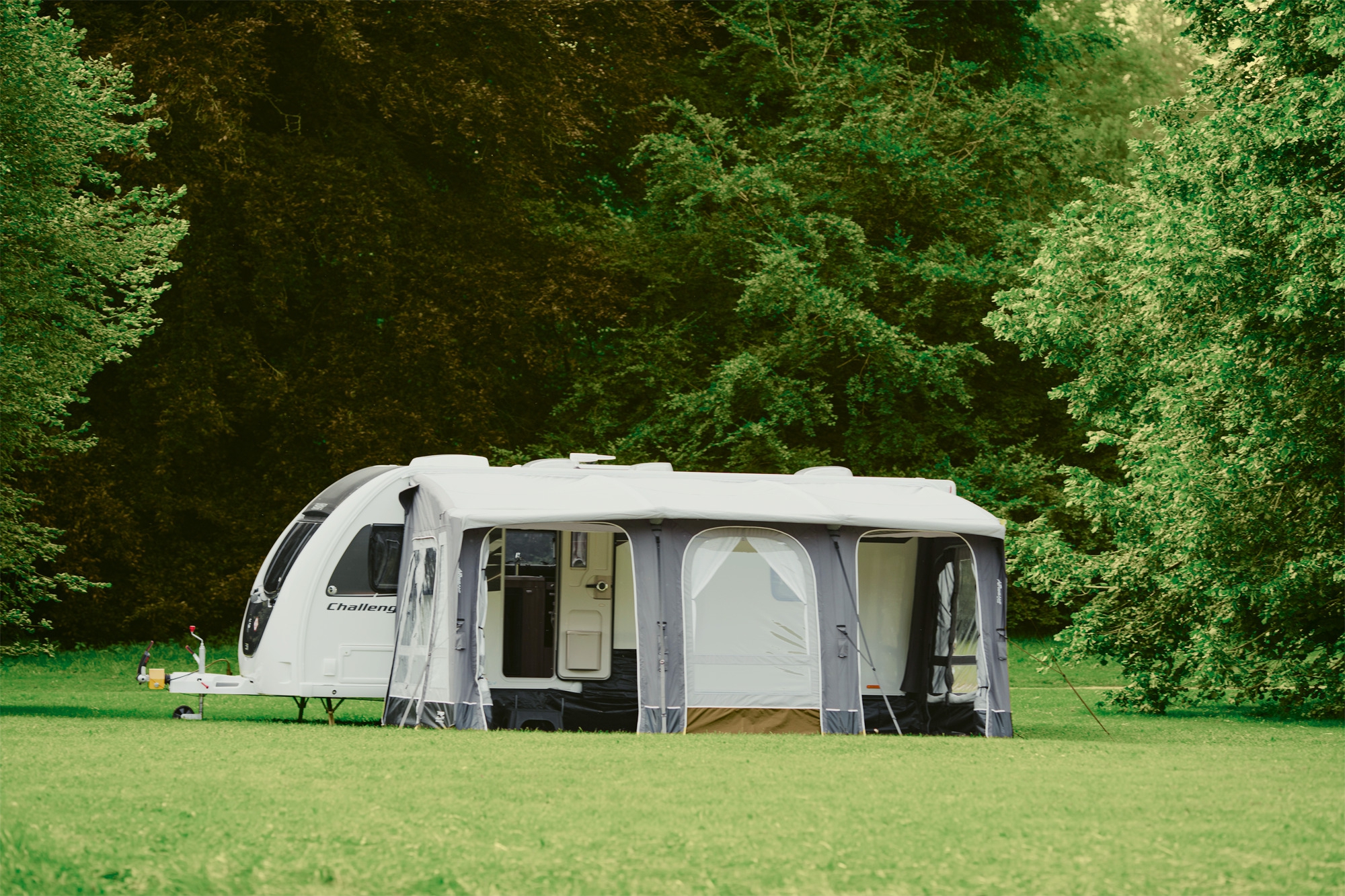 Vango aufblasbares Vorzelt für Wohnwagen Tuscany Air 500 Elements ProShield