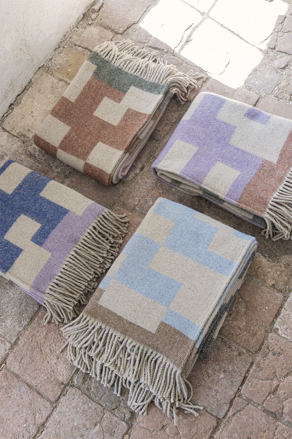 Mette Ditmer MAZE throw Powder rose