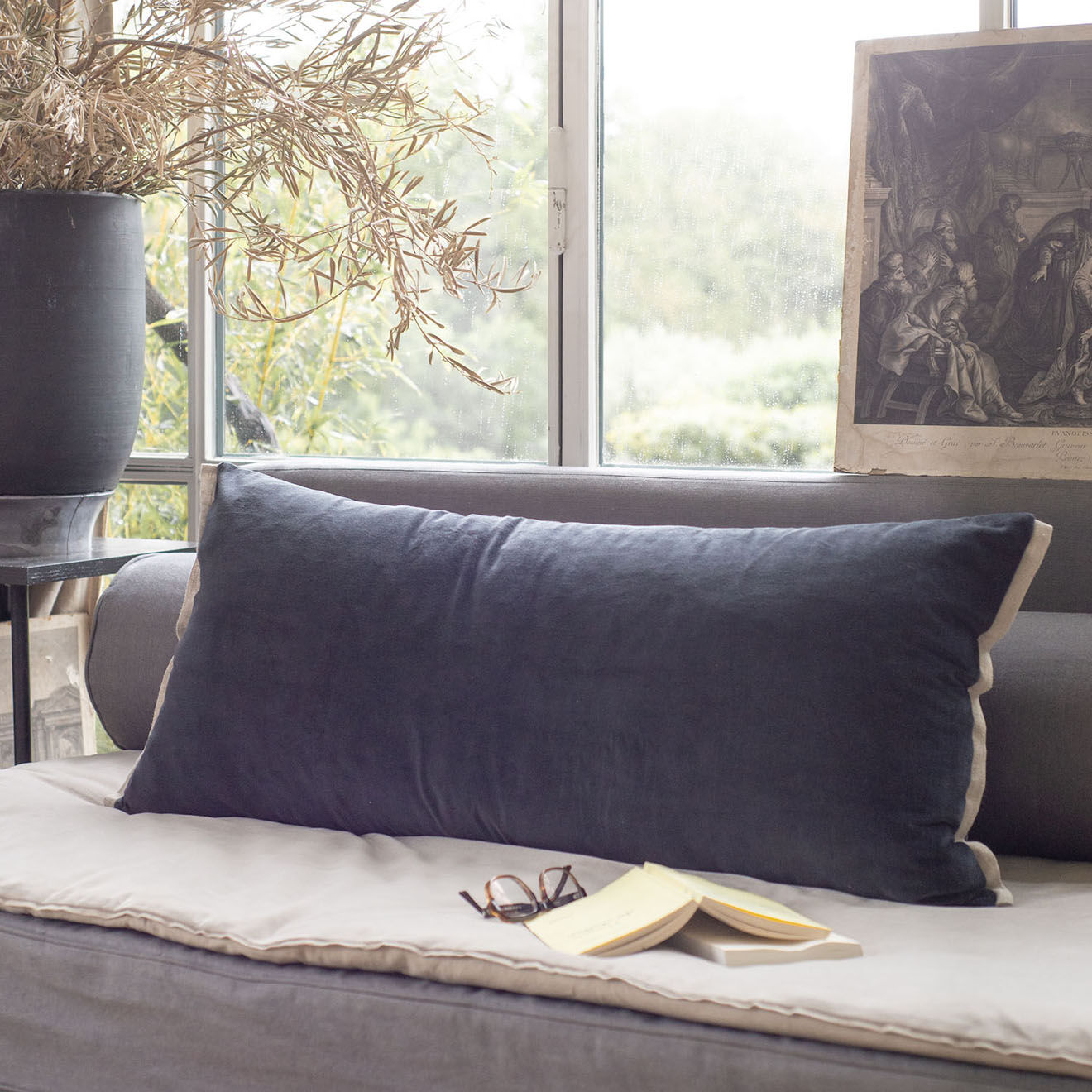 En Fil d'Indienne Housse de coussin Medicis velours beluga - 45x100 cm
