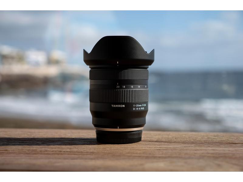 Tamron Zoomobjektiv AF 11-20mm F/2.8 Di III-A RXD Fujifilm Kompaktes, leichtes Ultraweitwinkel-Zoomobjektiv für spiegellose APS-C-Kameras