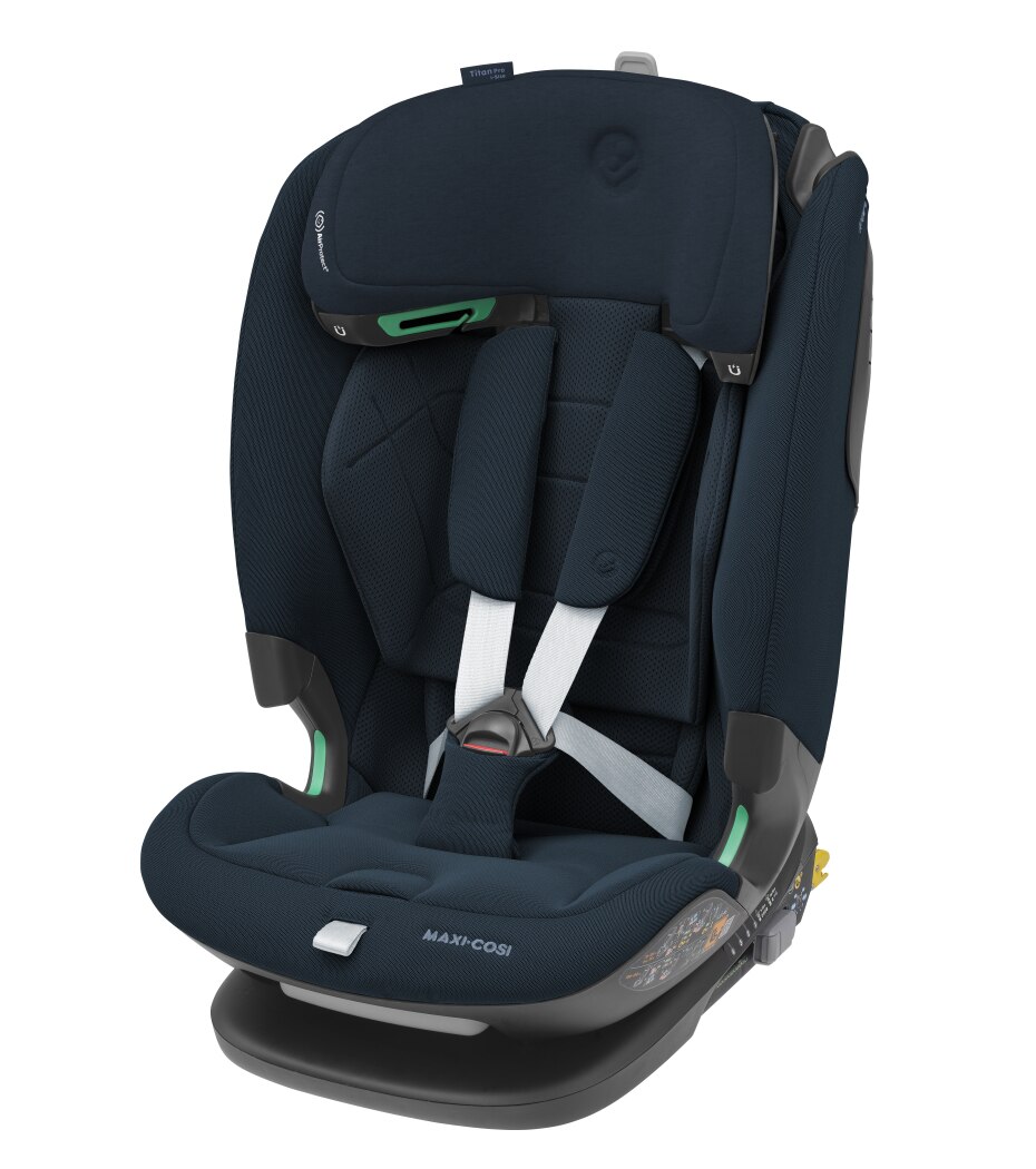 Titan Pro i-Size 15 M - 12 Y  76 - 150 cm  9 - 36 kg    G-CELL-Seitenaufprallschutz |    Easy-in-Gurtsystem |    ClimaFlow Temperaturregulierung |    AirProtect®-Sicherheitskissen |