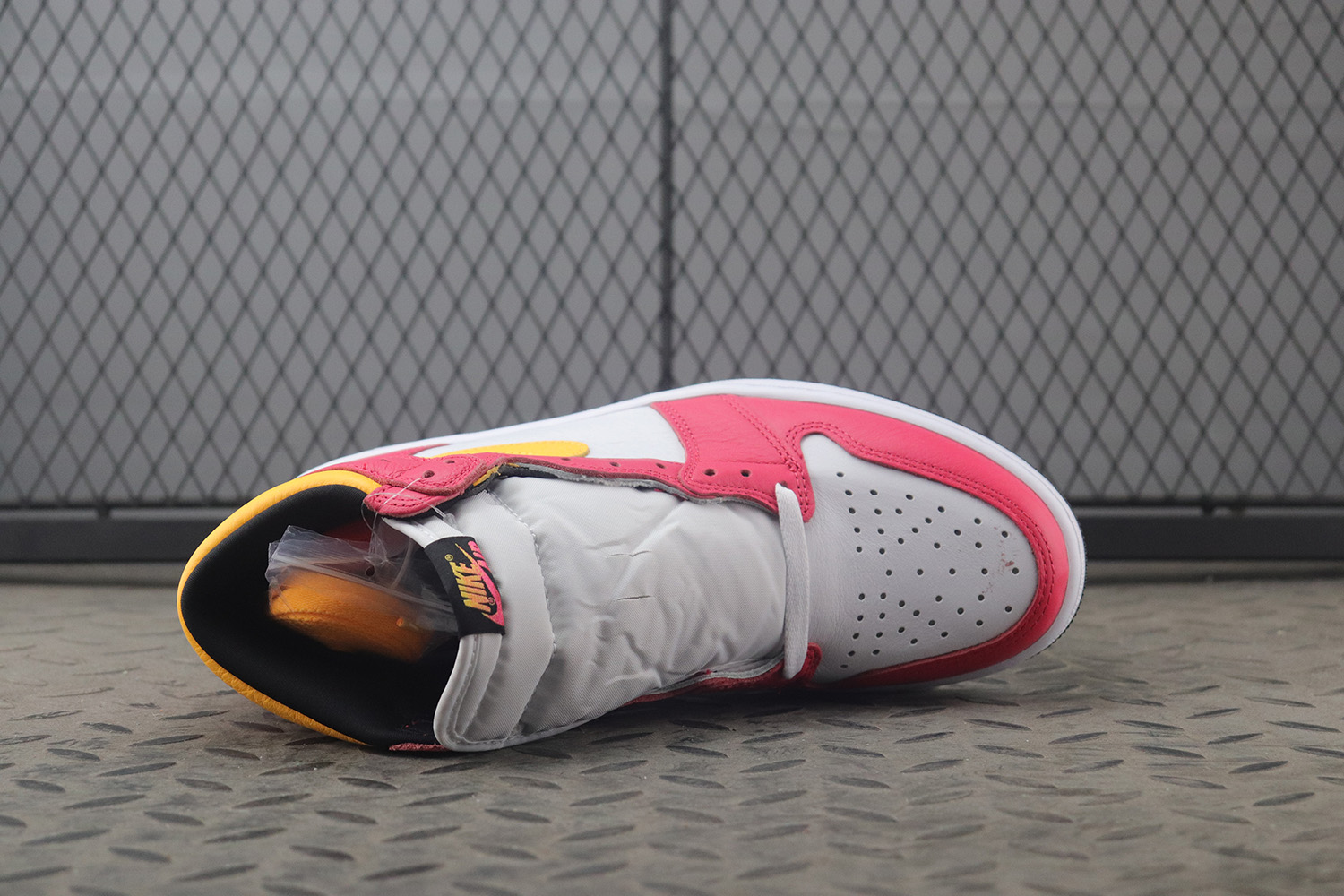Jordan 1 Retro High OG Light Fusion Red